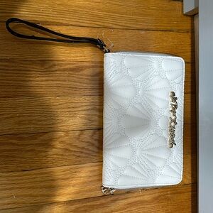 Bersey Johnson beachy theme wristlet